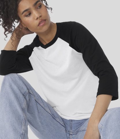 Canvas Unisex 3/4 Sleeve Baseball T-Shirt with contrast collar, raglan sleeves, and side seams.